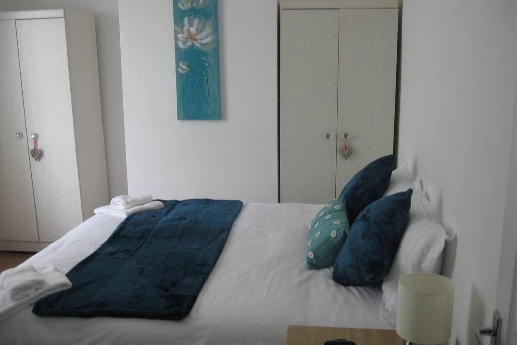 Pomfret House, 3 Bedrooms, Burnley Central, Contractors And Groups First Choice, Free Parking Bagian luar foto