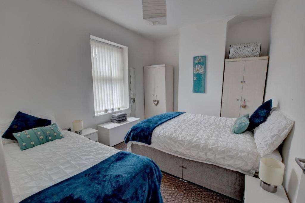 Pomfret House, 3 Bedrooms, Burnley Central, Contractors And Groups First Choice, Free Parking Bagian luar foto